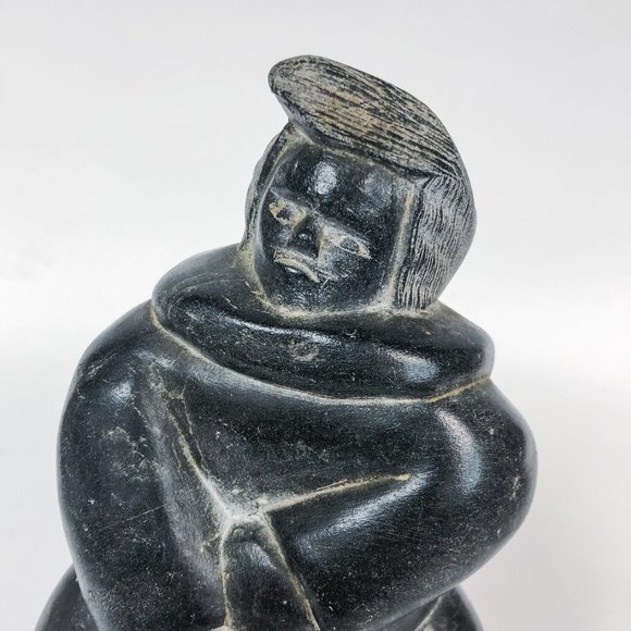 Inuit Soapstone Carved Eskimo Art - Man #8380 Vintage, Signed on Bottom - Picture 5 of 8